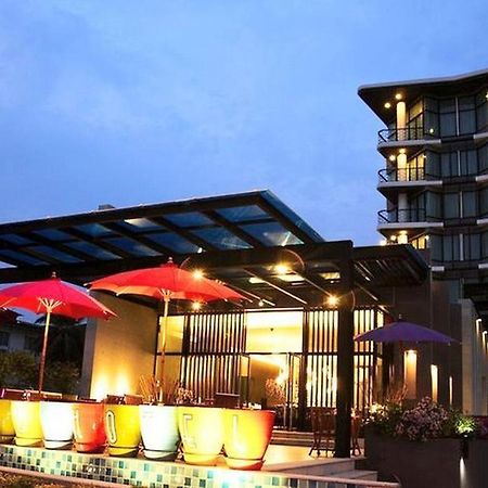 The Sez Hotel Bangsaen Si Racha Esterno foto