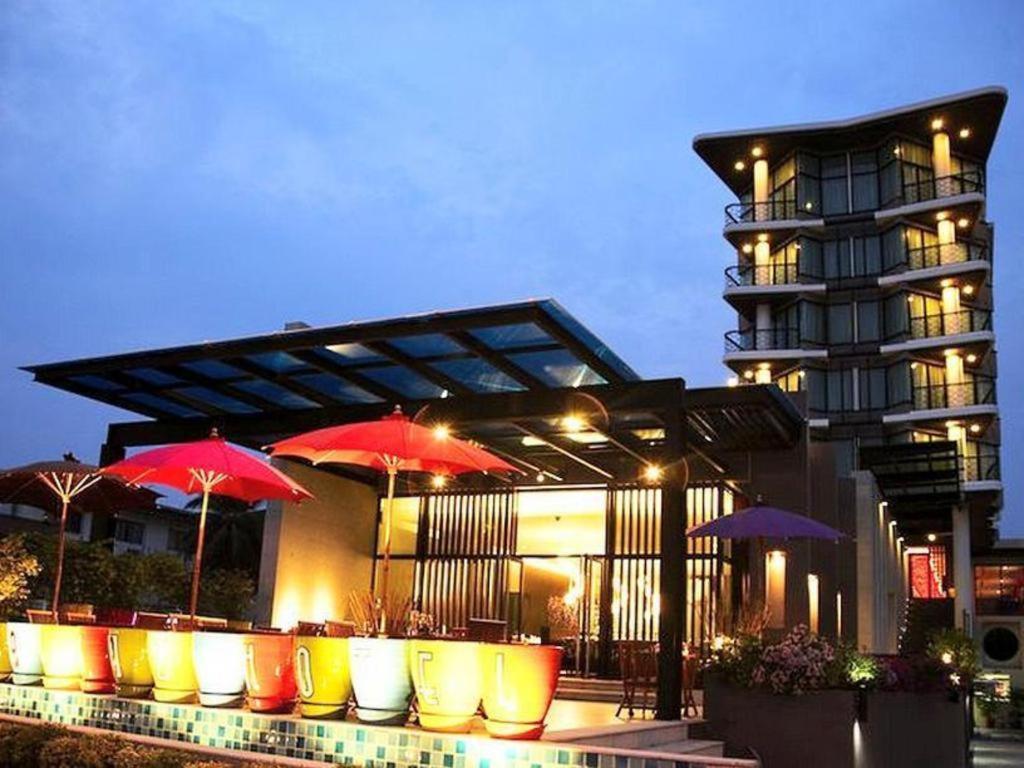 The Sez Hotel Bangsaen Si Racha Esterno foto